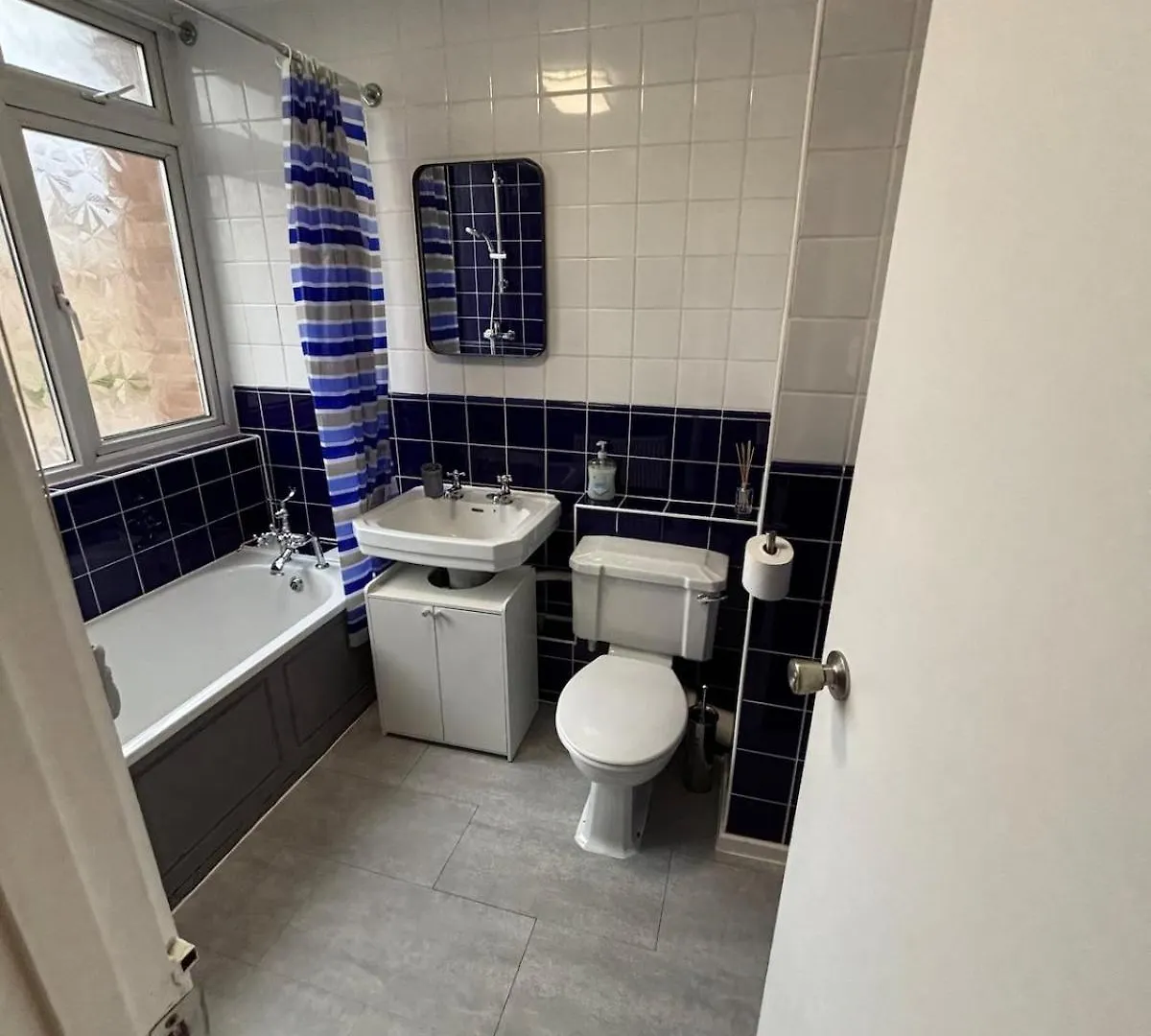 Holiday home Brentford 3 Bed London Escape Parking Included Villa