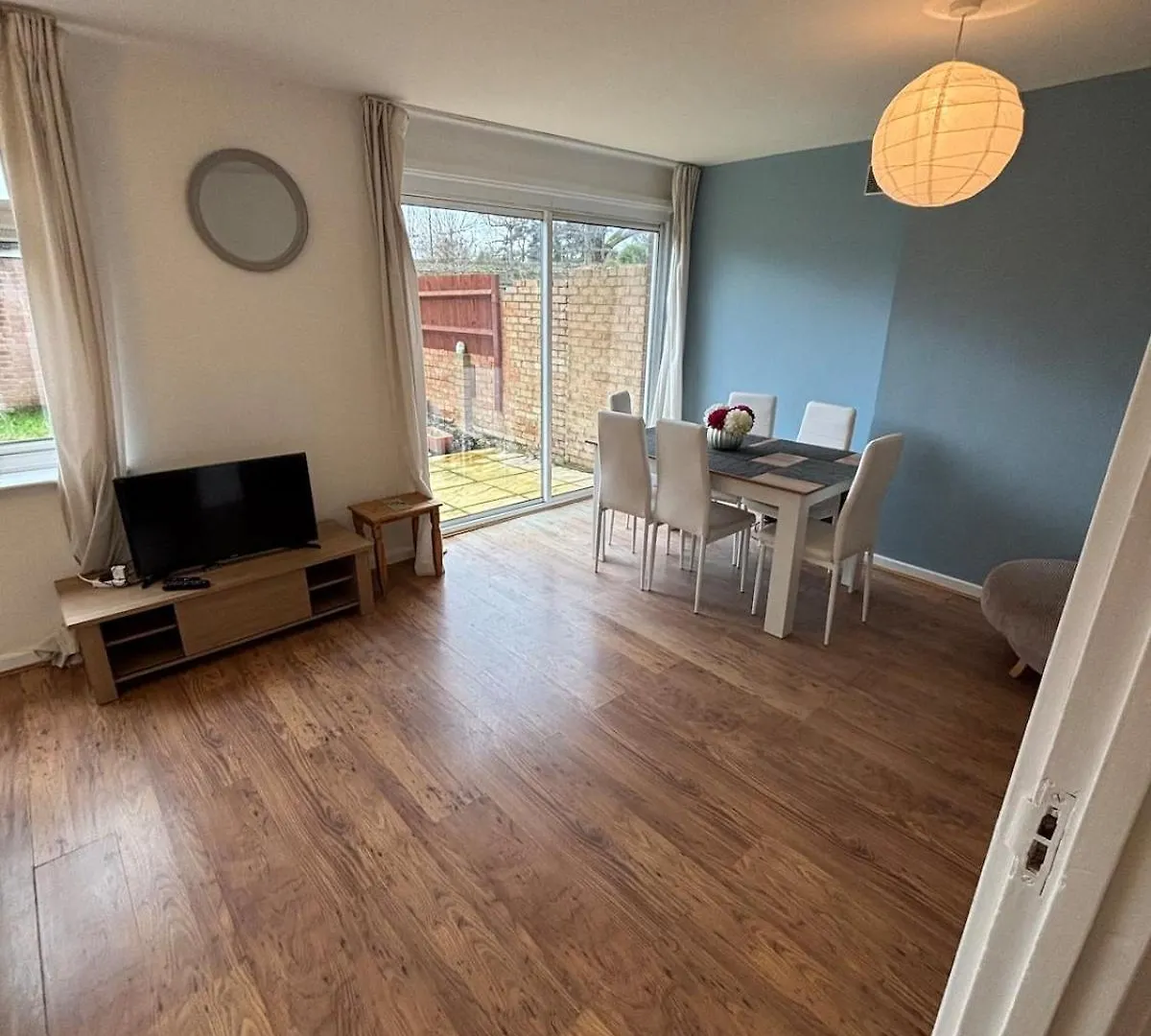 Holiday home Brentford 3 Bed London Escape Parking Included Villa