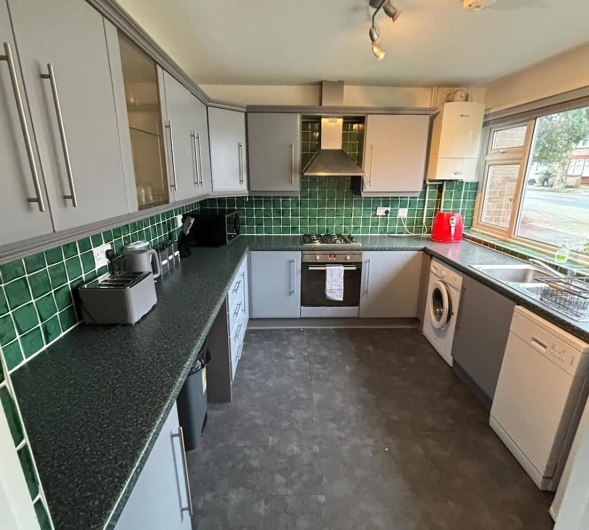 Brentford 3 Bed London Escape Parking Included Villa Holiday home
